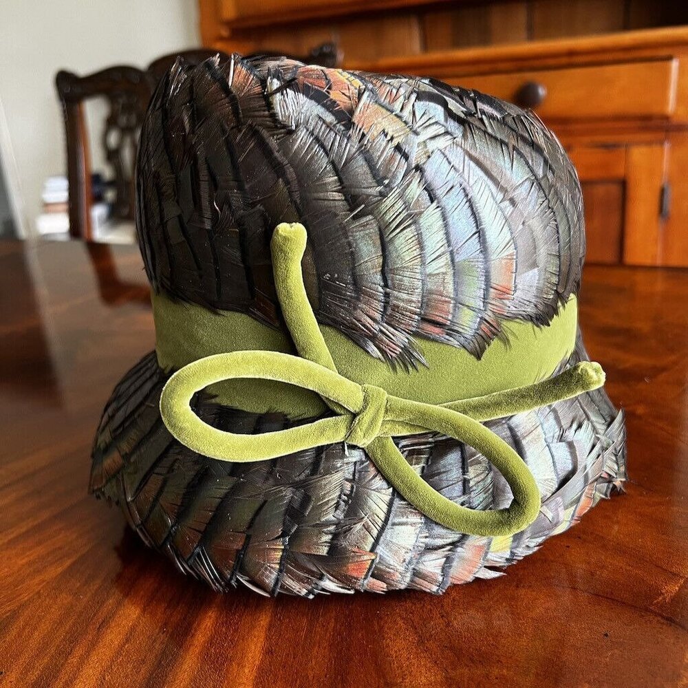 Vintage Womens Cloche Hat Peacok Feathers Irridescent G Howard Hodge Jr Flapper - Picture 11 of 11